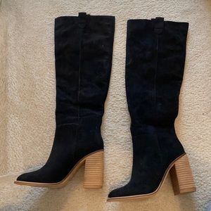 Suede black boots